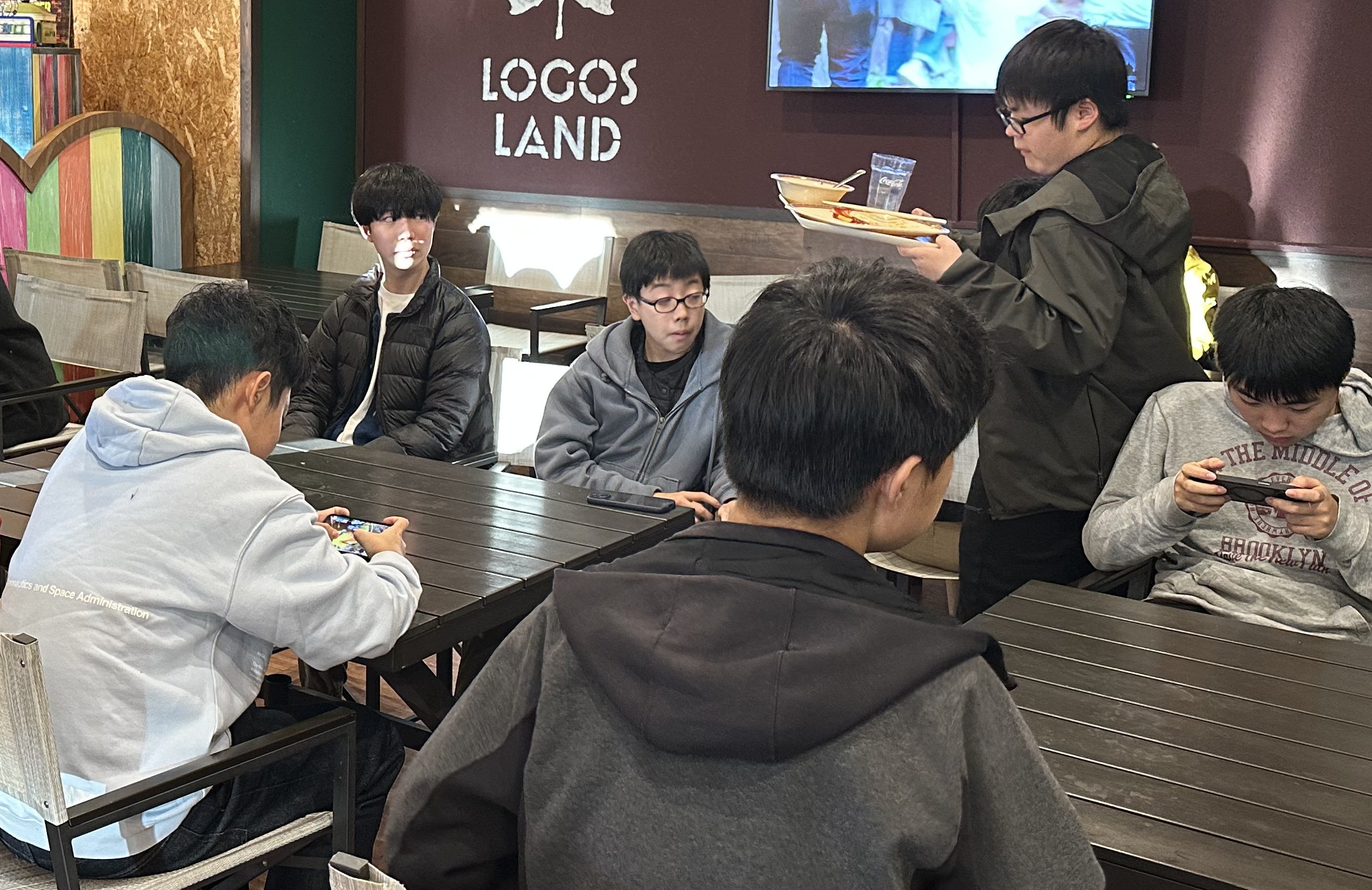 朝のロゴスランド